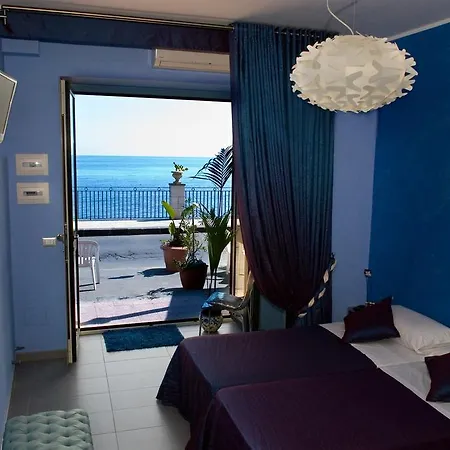 Casa Mare Bed and breakfast